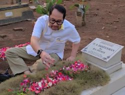 Ziarah ke Makam Hj. Musti’ah Djayusman, Kenangan tentang Sosok Ibu yang Mengajarkan Arti Pengabdian Politik