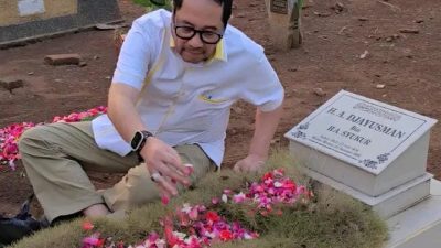 Ziarah ke Makam Hj. Musti’ah Djayusman, Kenangan tentang Sosok Ibu yang Mengajarkan Arti Pengabdian Politik 15 TUTURPEDIA - Ziarah ke Makam Hj. Musti’ah Djayusman, Kenangan tentang Sosok Ibu yang Mengajarkan Arti Pengabdian Politik