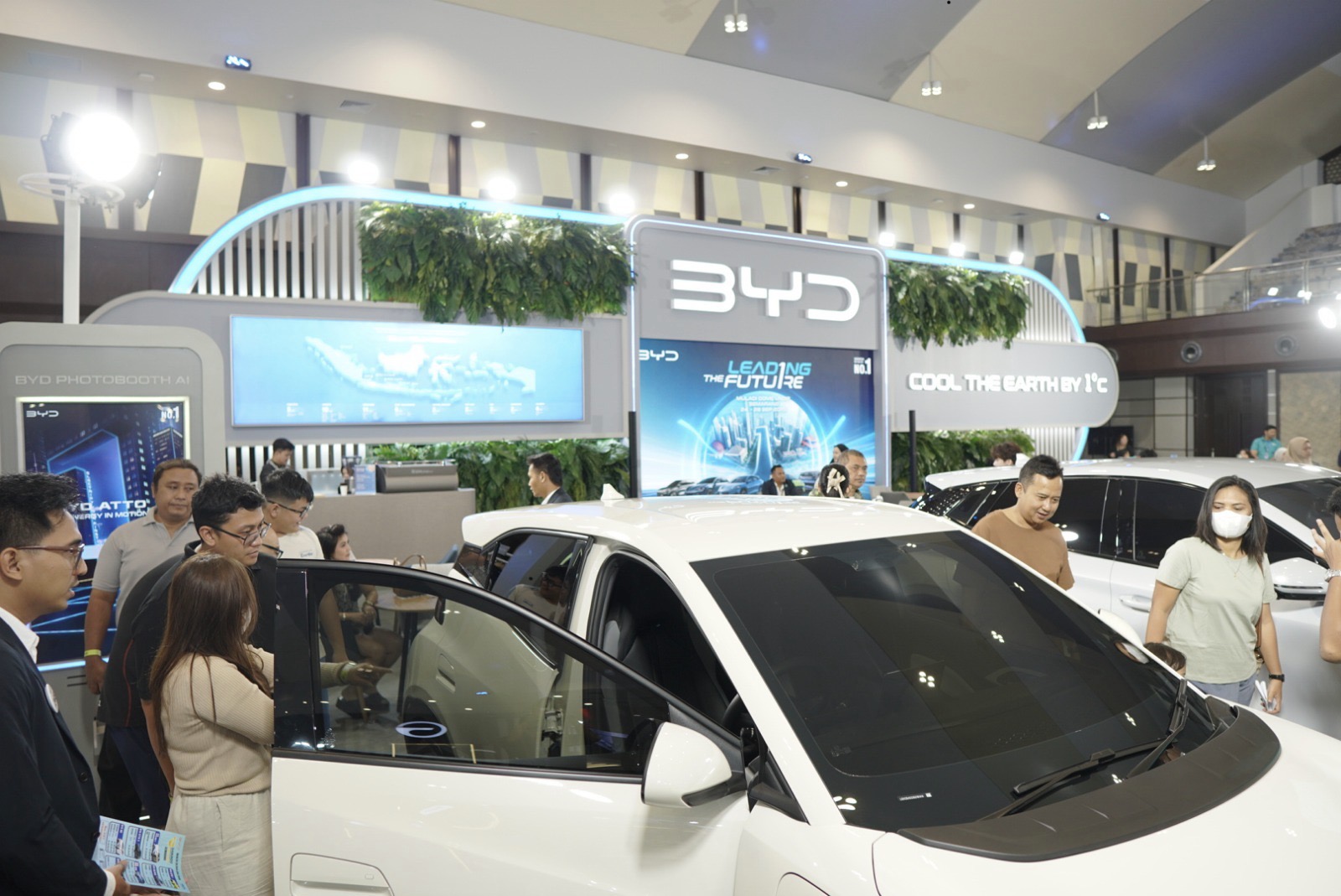 BYD ATTO 1 Debut di GIIAS Semarang 2025: City Car Listrik Modern untuk Masyarakat Urban 4 TUTURPEDIA - BYD ATTO 1 Debut di GIIAS Semarang 2025: City Car Listrik Modern untuk Masyarakat Urban