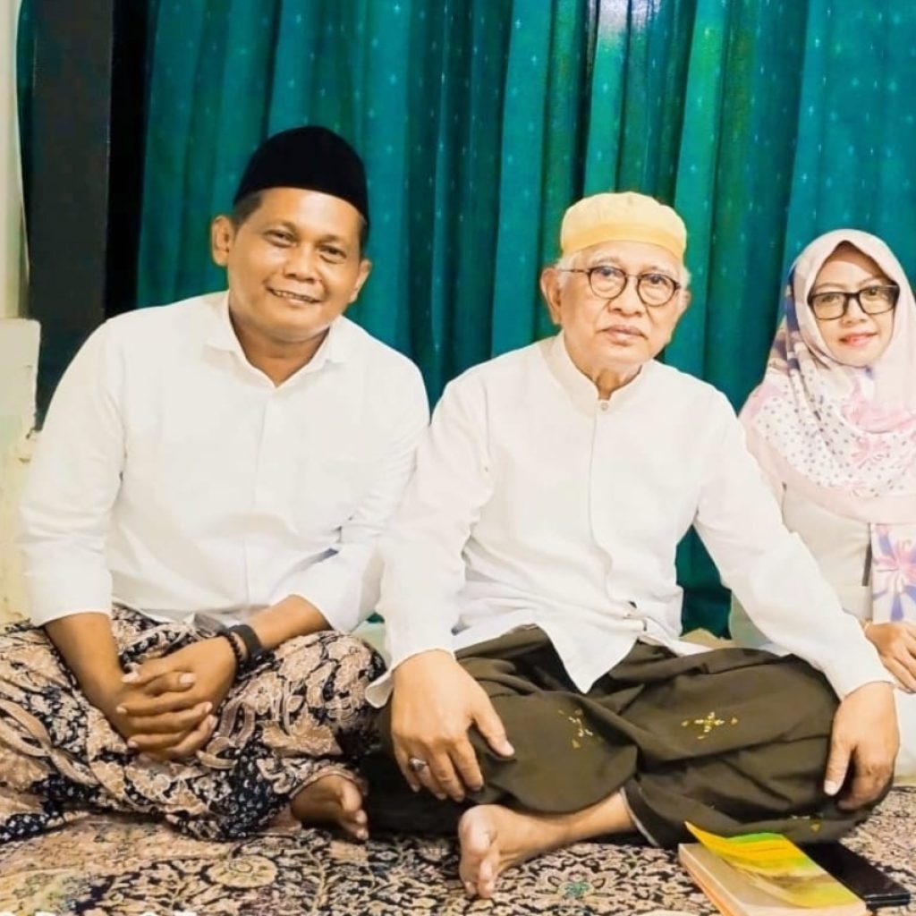 Ponpes Assalam Cepu bagikan baju koko gratis. Foto: Dok. CR