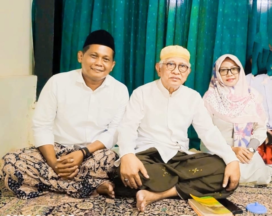 Ponpes Assalam Cepu bagikan baju koko gratis. Foto: Dok. CR