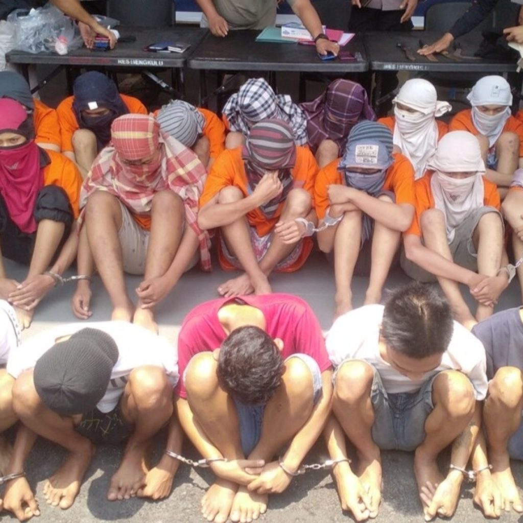 Belasan Begal Viral yang Diringkus di Bengkulu Ternyata Gangster Pelajar ‘Siap Tempur’