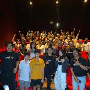 Pasca Meet & Greet, Putri Delina dan Yusuf Al-Lampungi Lanjut Nonton Bareng Film Wakaf Bersama Penggemar di Semarang 