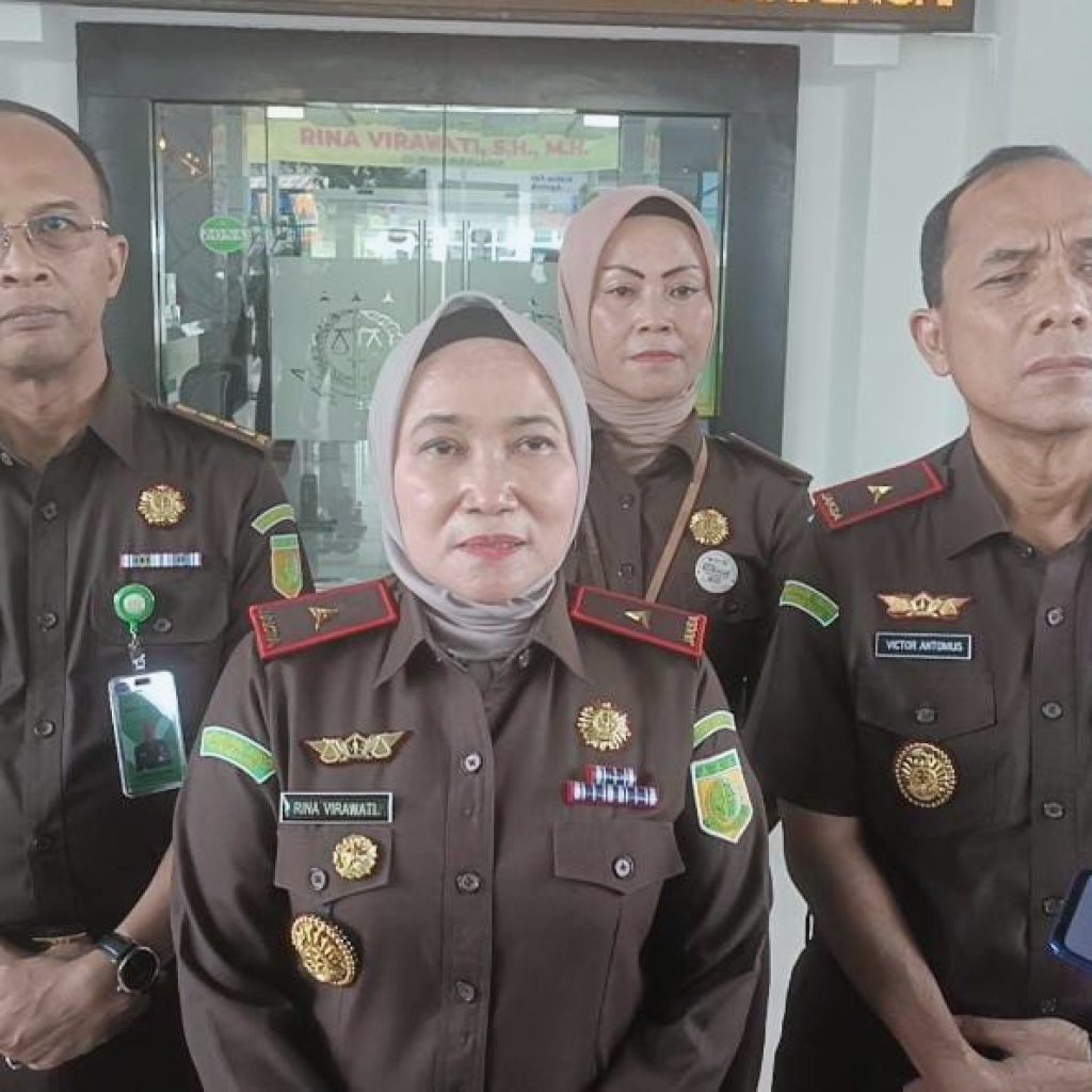 Kajati Bengkulu, Rina Virawati, SH, MH saat jumpa pers, Kamis (2/11/2023). Foto: Istimewa.