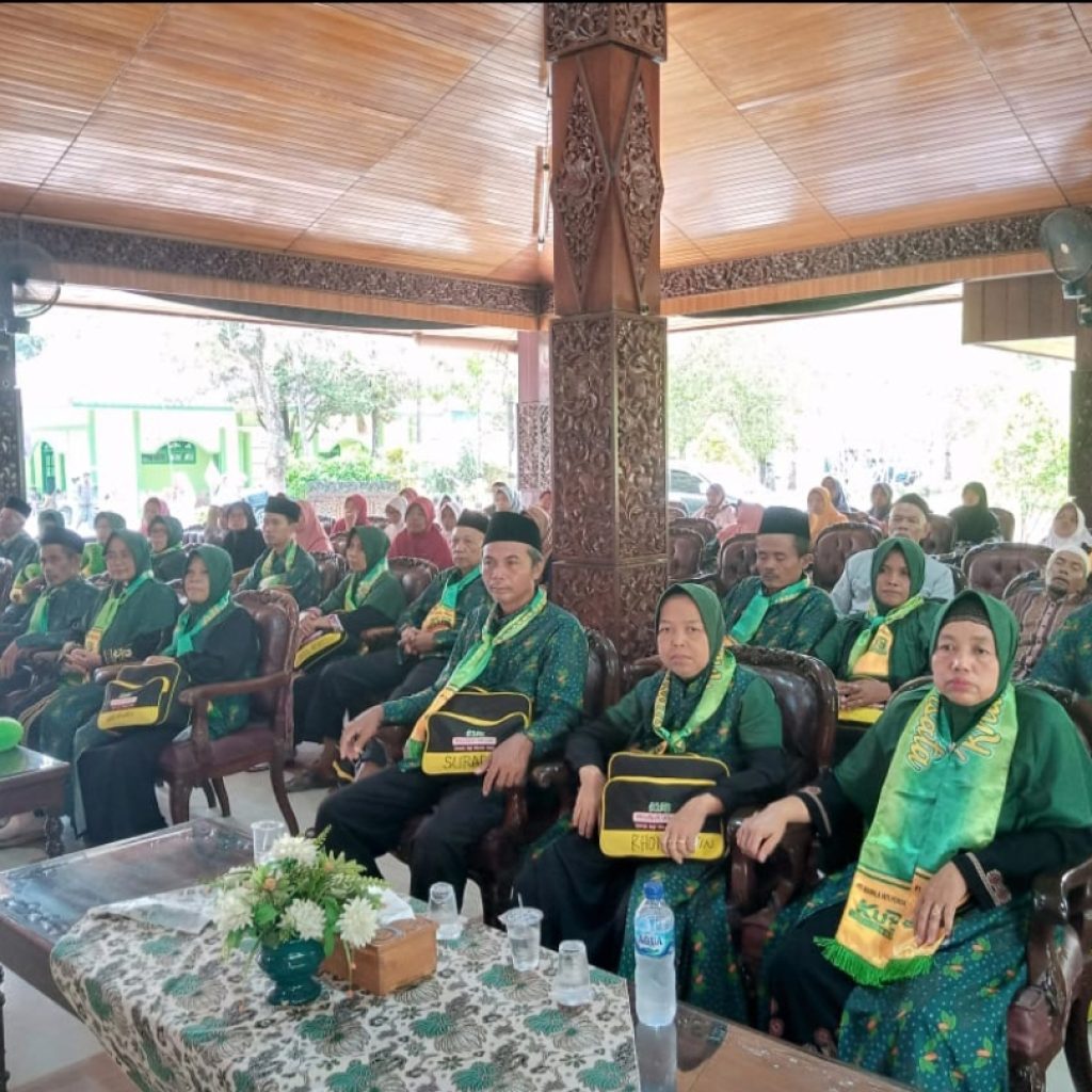Caleg PKB Blora berangkatkan puluhan jemaah umroh. Foto: Dok. CR