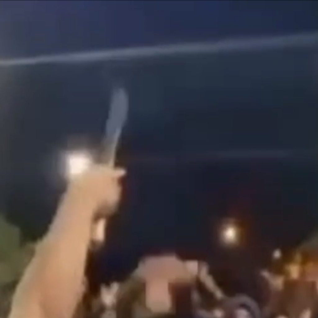 Video viral ABG yang membawa sajam beredar di media sosial. Foto: Instagram.com/infolokerblora