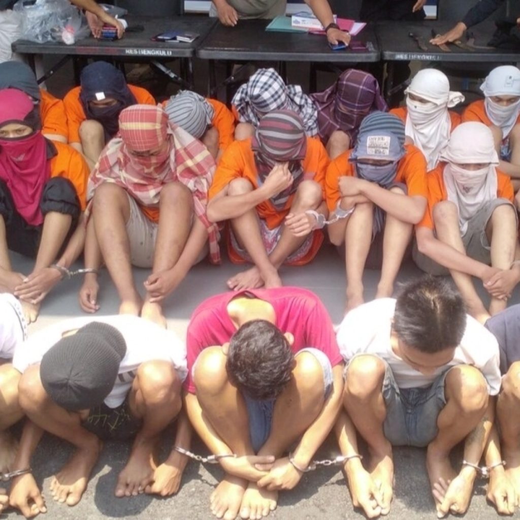 Kelompok pelaku begal yang dilimpahkan ke Kejari Bengkulu. Foto: Istimewa.