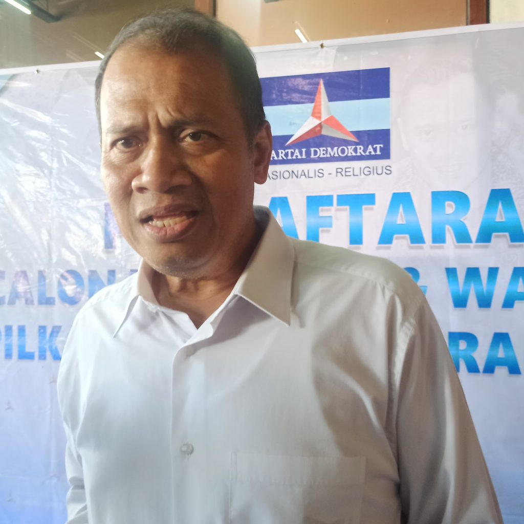 TUTURPEDIA - Purnawirawan Polisi Kembalikan Berkas Calon Wakil Wali Kota Semarang ke DPC Demokrat