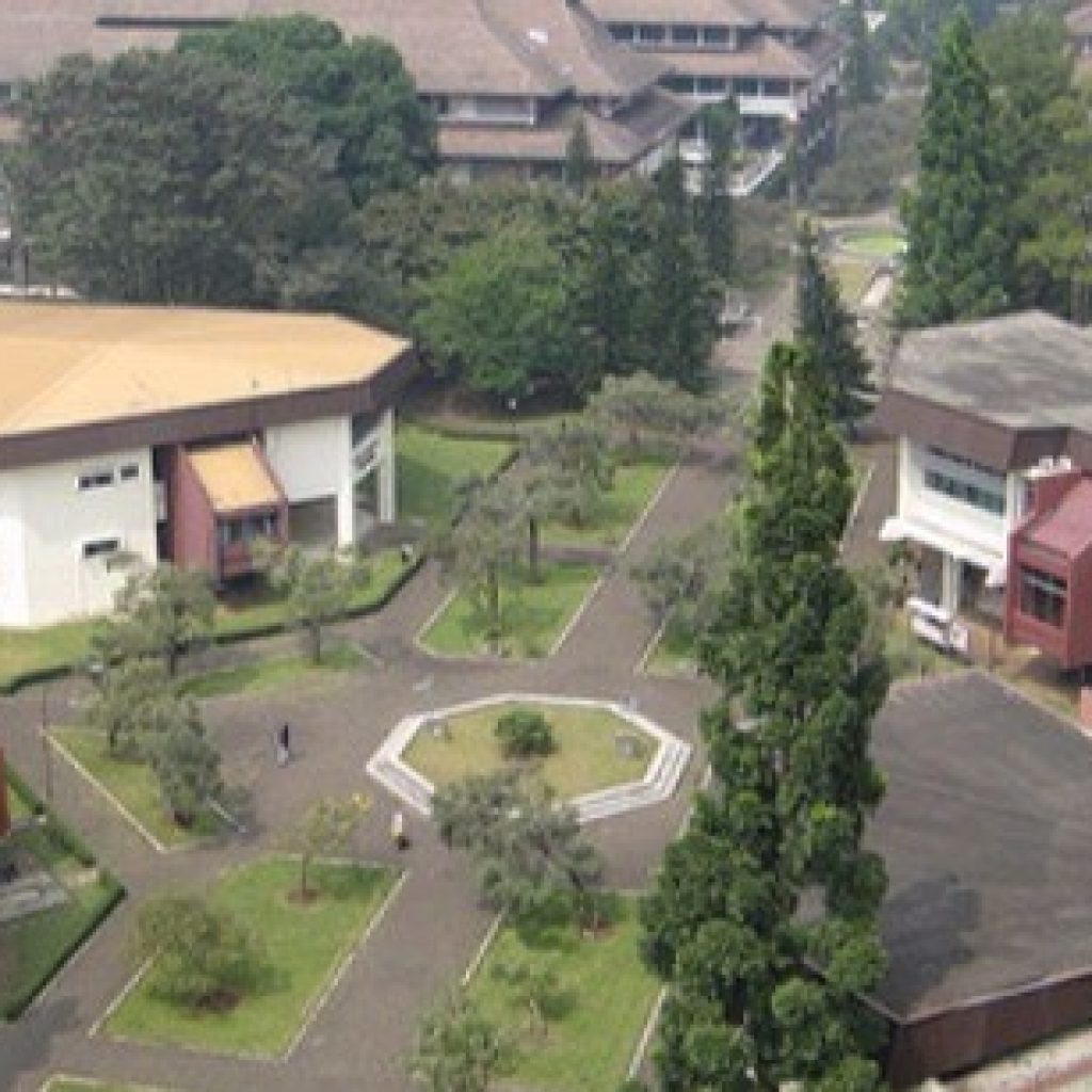 ITB menawarkan mahasiswanya untuk bayar biaya kuliah menggunakan pinjol. Foto: instagram.com/institutteknologibandung