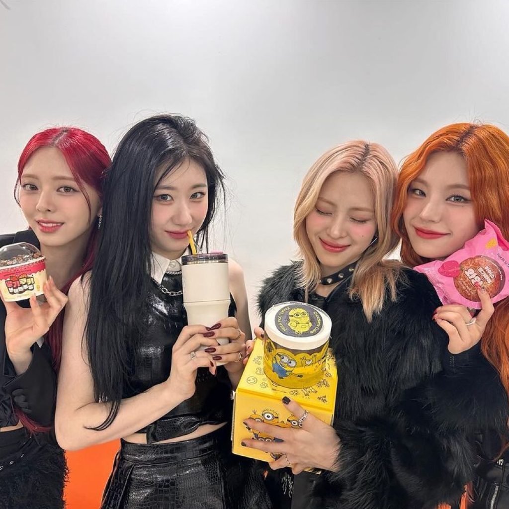 ITZY comeback dengan mini album BORN TO BE. Foto: instagram.com/itzy.all.in.us