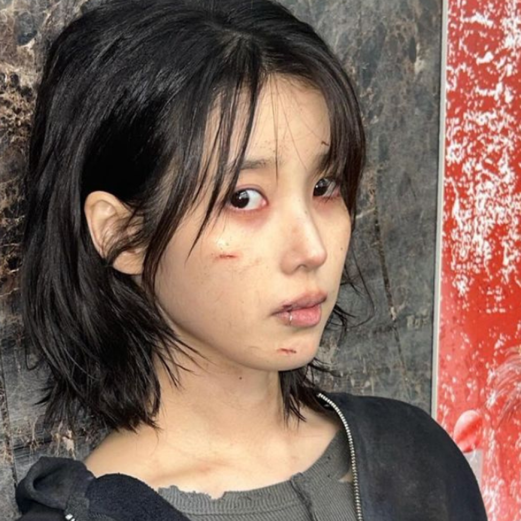 TUTURPEDIA - IU Kuasai Chart Musik dengan 'Love Wins All' dan Raih 7 Sertifikasi Perfect All Kill Sejak Pertama Rilis!
