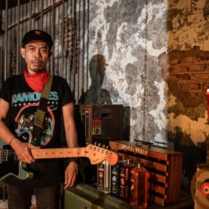 Iksan Skuter dan Album Vis a Vis: Melawan dengan Musik di Tengah Ketidakadilan