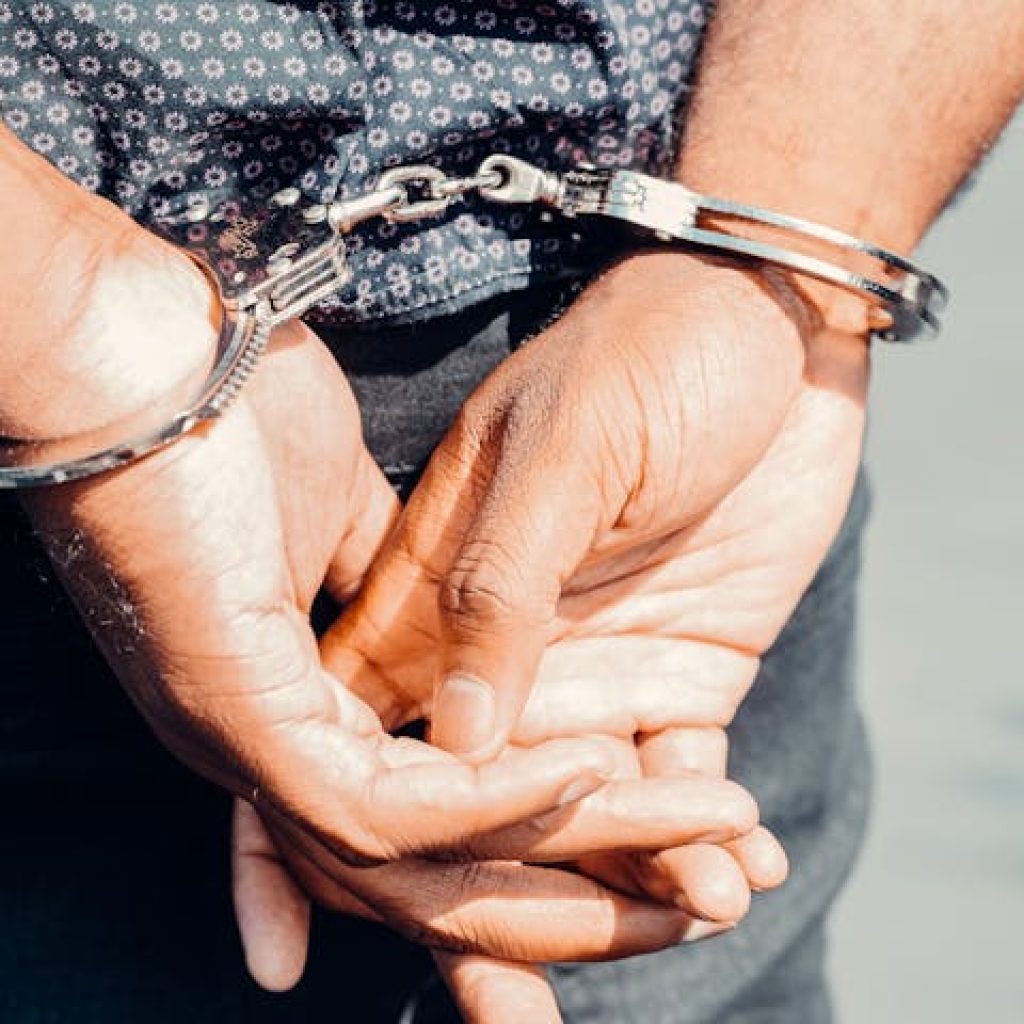 Polisi Ungkap Motif Pelaku Pembunuhan Wanita dalam Koper di Bekasi, Adik dari Pelaku Ikut Jadi Tersangka 
