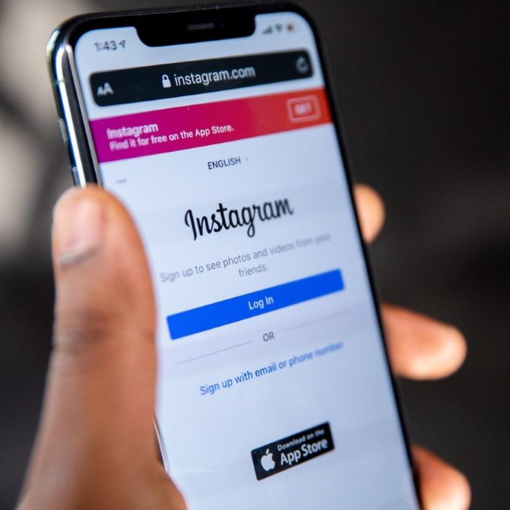 Meta telah berlakukan fitur yang dapat membatasi konten politik di Instagram. Foto: pixabay.com/solenfeyissa