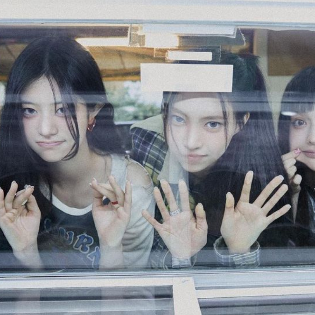 TUTURPEDIA - ILLIT Resmi Debut dengan Rilis MV Magnetic, Intip Profil Membernya di Sini!