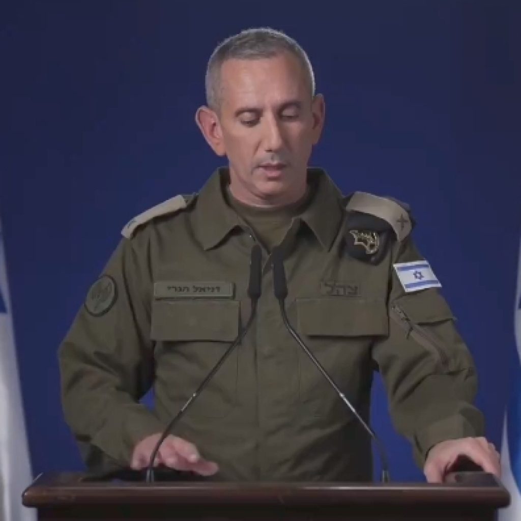 Israel di ambang kebangkrutan karena biaya perang di Gaza. (In Frame: Jubir Tentara Nasional Israel; Daniel Hagari). Foto: Tangkapan Layar x.com/IDF