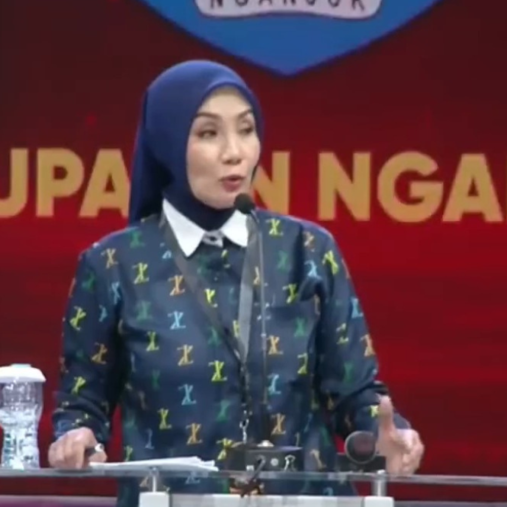 Ita Triwibawati saat menyampaikan inovasinya yang ingin mengubah padi menjadi beras. Foto: Tangkapan Layar YouTube KPU Kabupaten Nganjuk