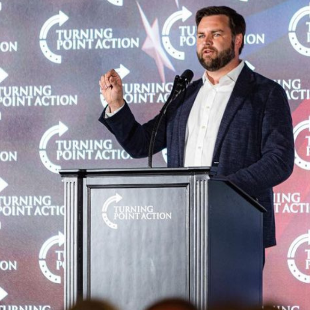 JD Vance dipilih Donald Trump jadi wakilnya. Foto: instagram.com/teamjdvance
