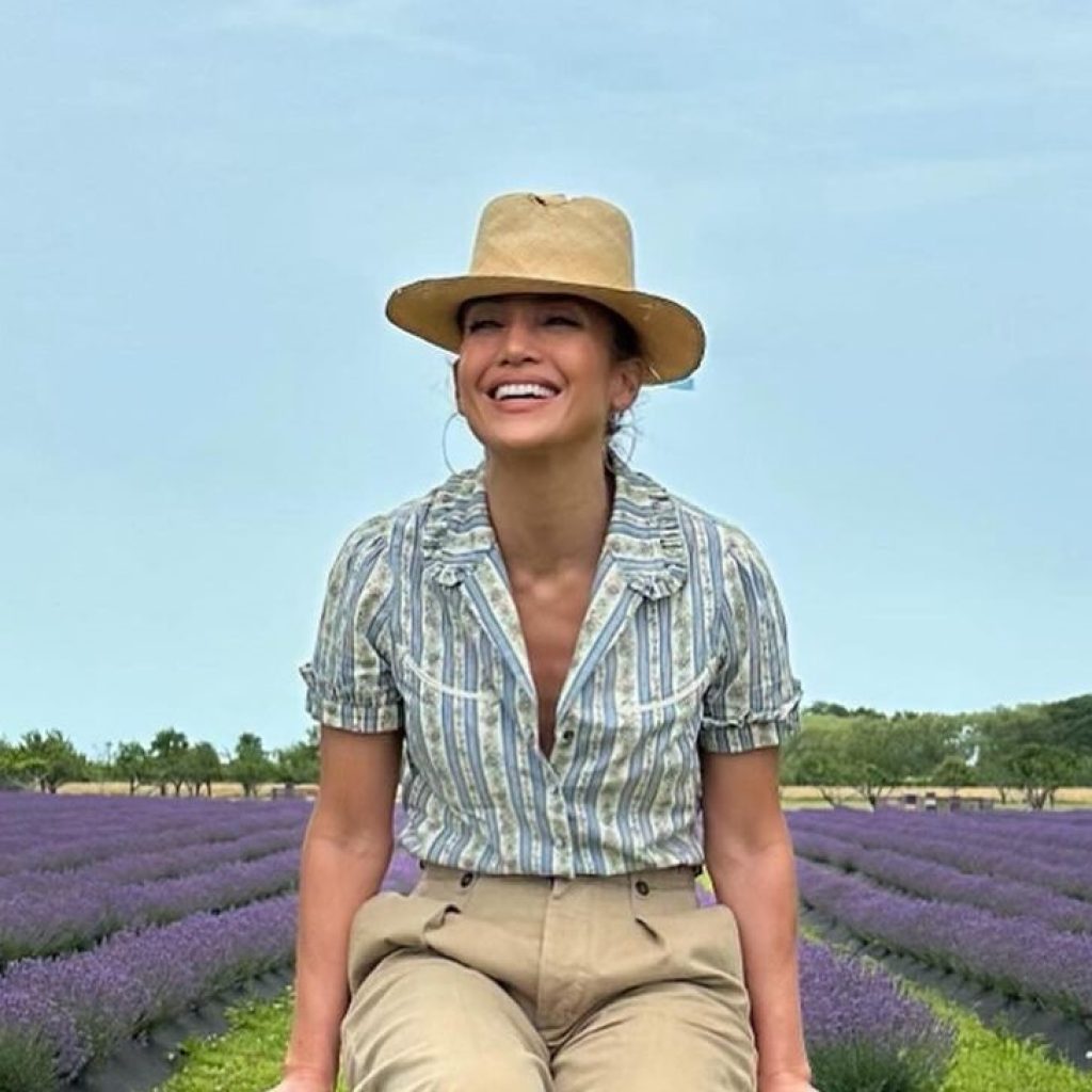 Jennifer Lopez ajukan cerai atas Ben Affleck tanpa pranikah. Foto: instagram.com/jlo