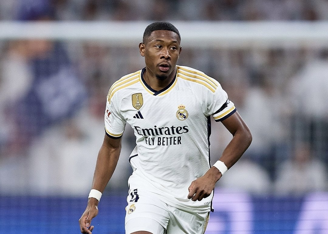 David Alaba harus jalani operasi usai cedera ACL. Foto: Instagram.com/realmadrid