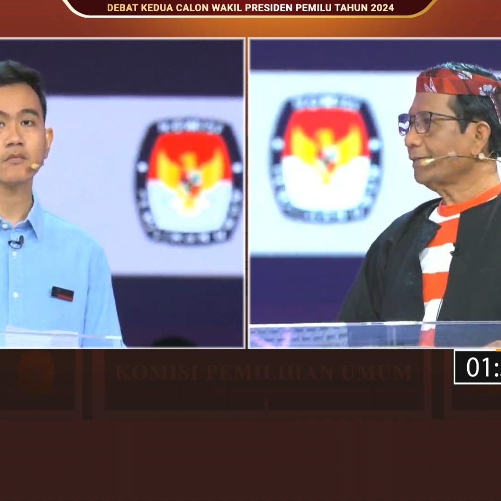 Jawaban Mahfud MD saat ditanya soal carbon capture storage oleh Gibran. Foto: Tangkapan layar YouTube KPU RI