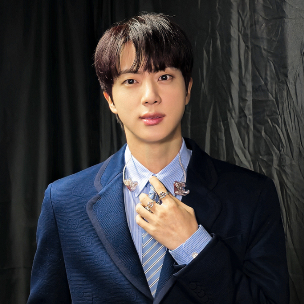 Jin BTS menempati peringkat pertama pada peringkat reputasi merek anggota boy group periode November 2024. Foto: x.com/bts_bighit