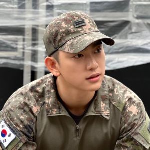 Selesai Wajib Militer, Jinyoung GOT7 Umumkan Proyek Film dan Album Terbarunya