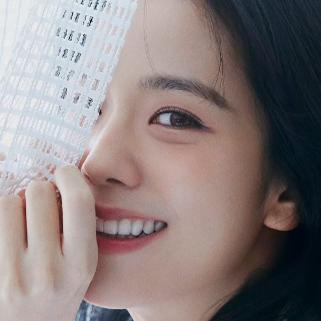 Jisoo BLACKPINK telah mendirikan agensi BLISSOO. Foto: instagram.com/blissoo_official