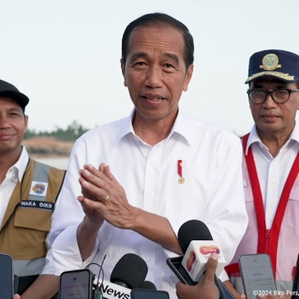 Presiden Jokowi jajal bandara IKN secara perdana pada Selasa (23/9/2024). Foto: Tangkapan Layar YouTube Sekretariat Presiden