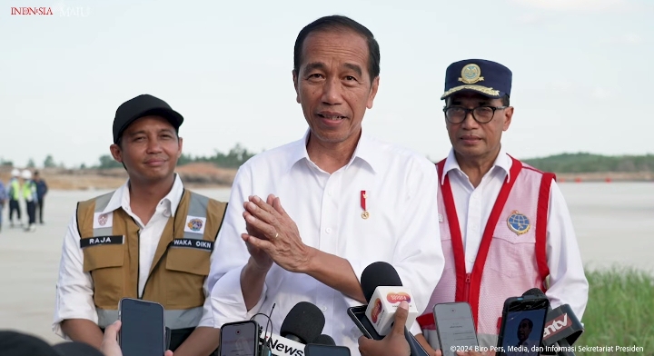 Presiden Jokowi jajal bandara IKN secara perdana pada Selasa (23/9/2024). Foto: Tangkapan Layar YouTube Sekretariat Presiden