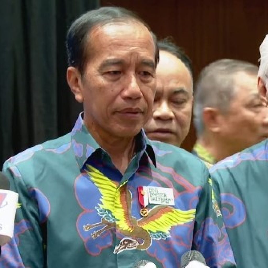 Presiden Jokowi ungkap kemungkinan dirinya tak hadir dalam pelantikan Prabowo Subianto sebagai presiden. Foto: Tangkapan Layar YouTube Sekretariat Presiden