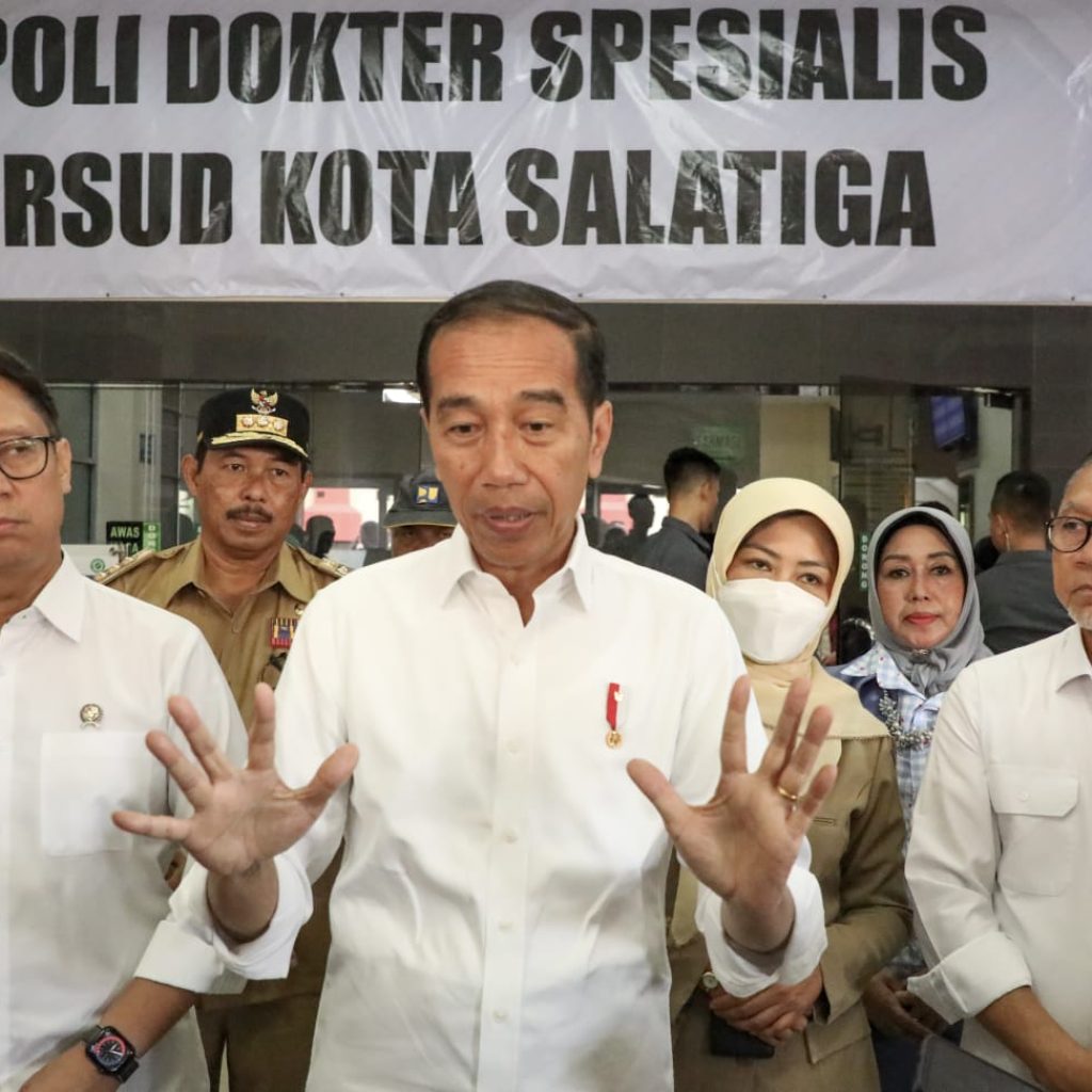Presiden Jokowi meninjau RSUD di Kota Salatiga, Jawa Tengah. Foto: Humas Pemprov Jateng