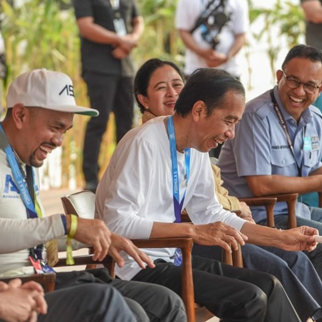 Kebersamaan Presiden Jokowi, Anies Baswedan, dan Puan Maharani. Foto: instagram.com/ahmadsahroni88