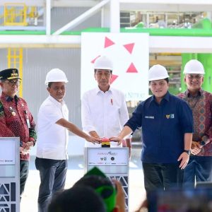 Jokowi Resmikan Pabrik Amonium Nitrat di Bontang, Harap Produktivitas di Bidang Pangan Jadi Lebih Mandiri