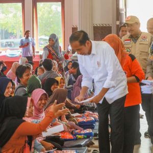 Pantau Banjir Demak, Pj Gubernur Jateng Pastikan Tanggul Jebol Sungai Wulan sudah Berhasil Ditutup