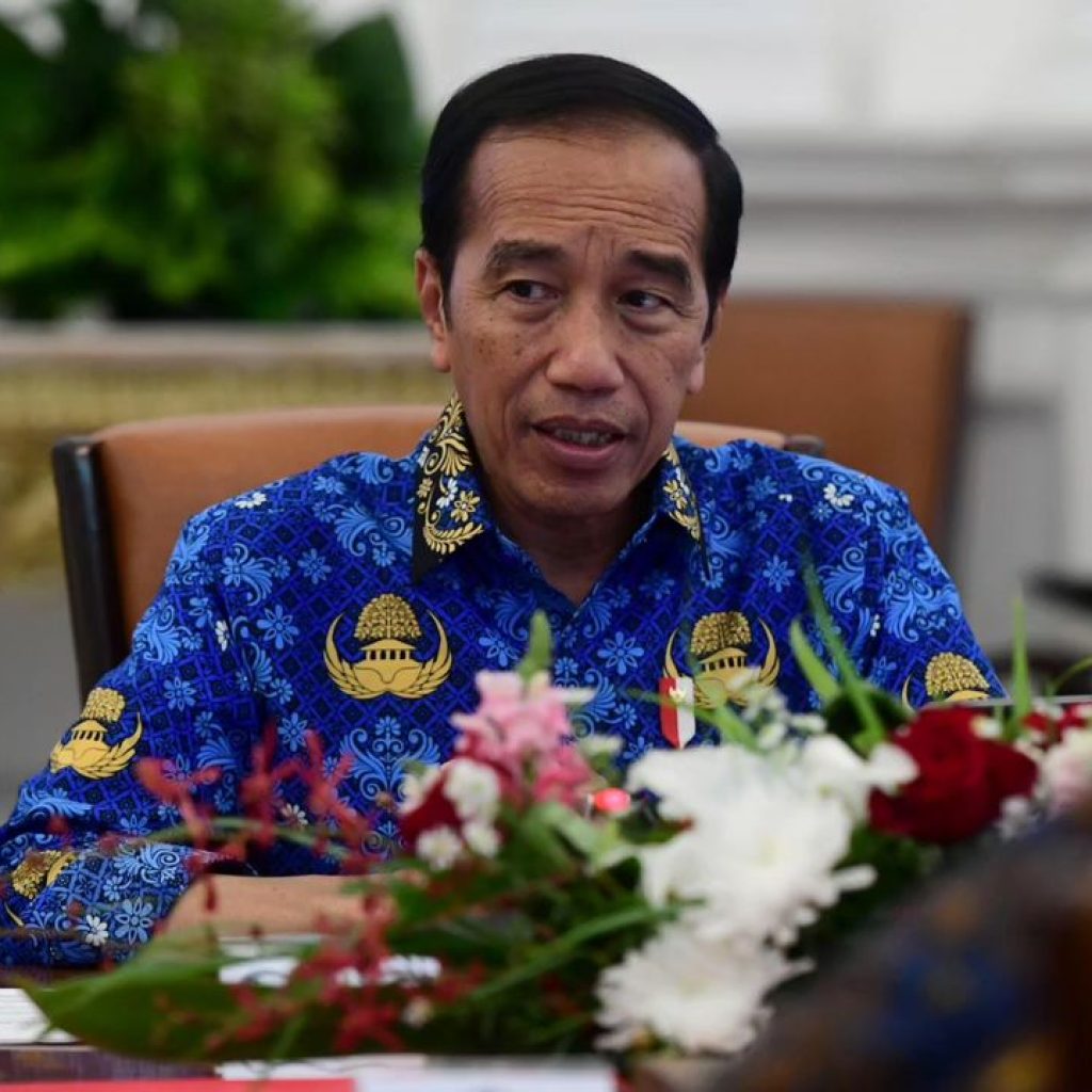 Jokowi mengumumkan bahwa Indonesia menjadi anggota tetap di FATF ke-40. Foto: Instagram.com/jokowi