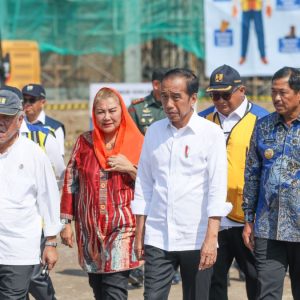 Jokowi Tinjau Proyek Pengendalian Banjir dan Rob di Tambak Lorok Semarang, Target Selesai Agustus 2024