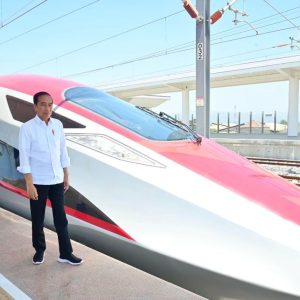 Jokowi Resmikan Kereta Cepat Jakarta-Bandung, Jadi Kereta Cepat Pertama di Asia Tenggara