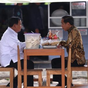 Jokowi dan Prabowo Makan Bakso Bareng di Magelang, Ganjar Beri Tanggapan Begini