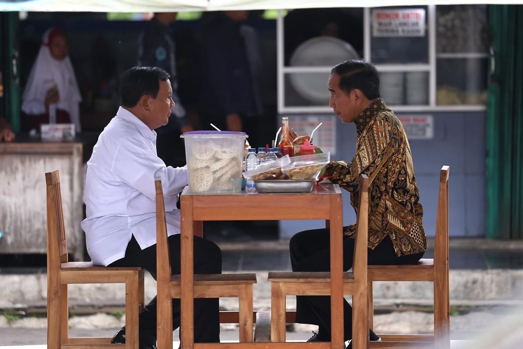 Ganjar beri tanggapan soal momen Jokowi dan Prabowo makan bakso bersama. Foto: instagram.com/prabowo