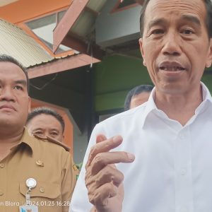 Sebut Anggaran KIP hingga Rp 11 T, Jokowi Ingatkan Pelajar: Tidak Boleh untuk Beli Pulsa