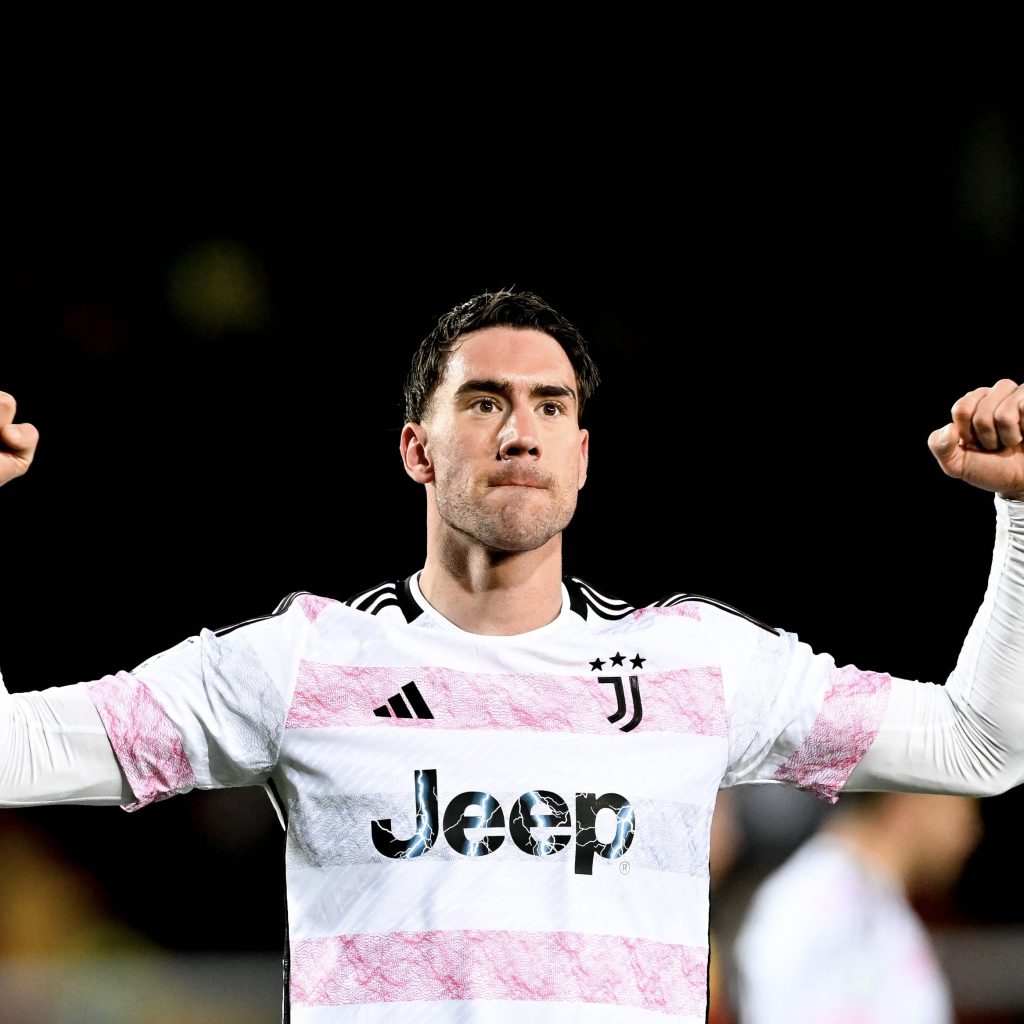 Dusan Vlahovic jadi pahlawan atas kemenangan Juventus. Foto: x.com/juventusfc