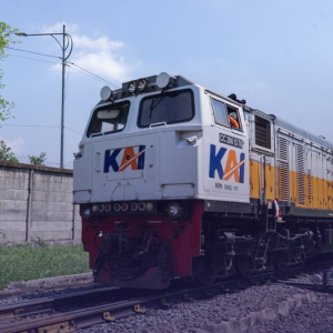 Nahas! 4 Orang Tewas Tertabrak Kereta di Karawang, KAI Larang Masyarakat Beraktivitas di Jalur Kereta Api