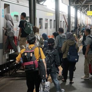 KAI Daop 4 Semarang Operasikan 3 KA Tambahan di Momen Libur Lebaran 2024
