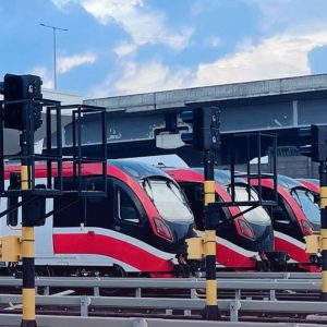 Tenang, Pejuang Cuan! KAI Bolehkan Masyarakat Berbuka Puasa dan Makan di dalam LRT Jabodebek Selama Ramadhan