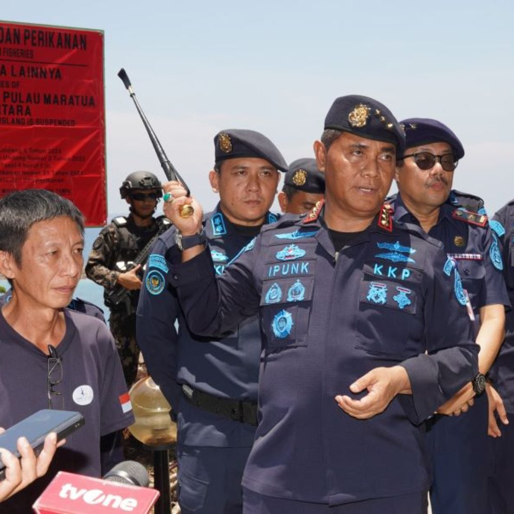 KKP segel dua area reklamasi serta dua resort di Morowali dan Pulau Maratua. Foto: kkp.go.id