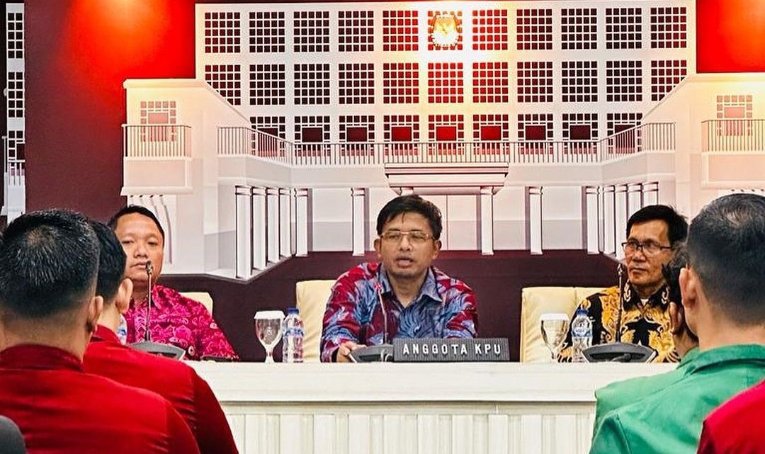 KPU sebut Pemilu 2024 sesuai dengan undang-undang. Foto: instagram.com/idhamholik