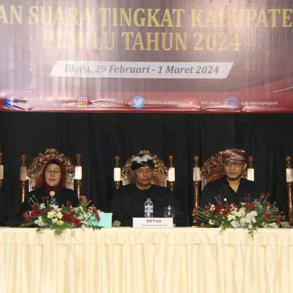 TUTURPEDIA - Polemik Pakaian Adat Samin, Akhirnya KPU Blora Beri Jawaban