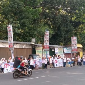 Suarakan Dukungan untuk Paslon Yoyok-Joss, Kader hingga Pendukung PKS Kampanye Flashmob Kreatif