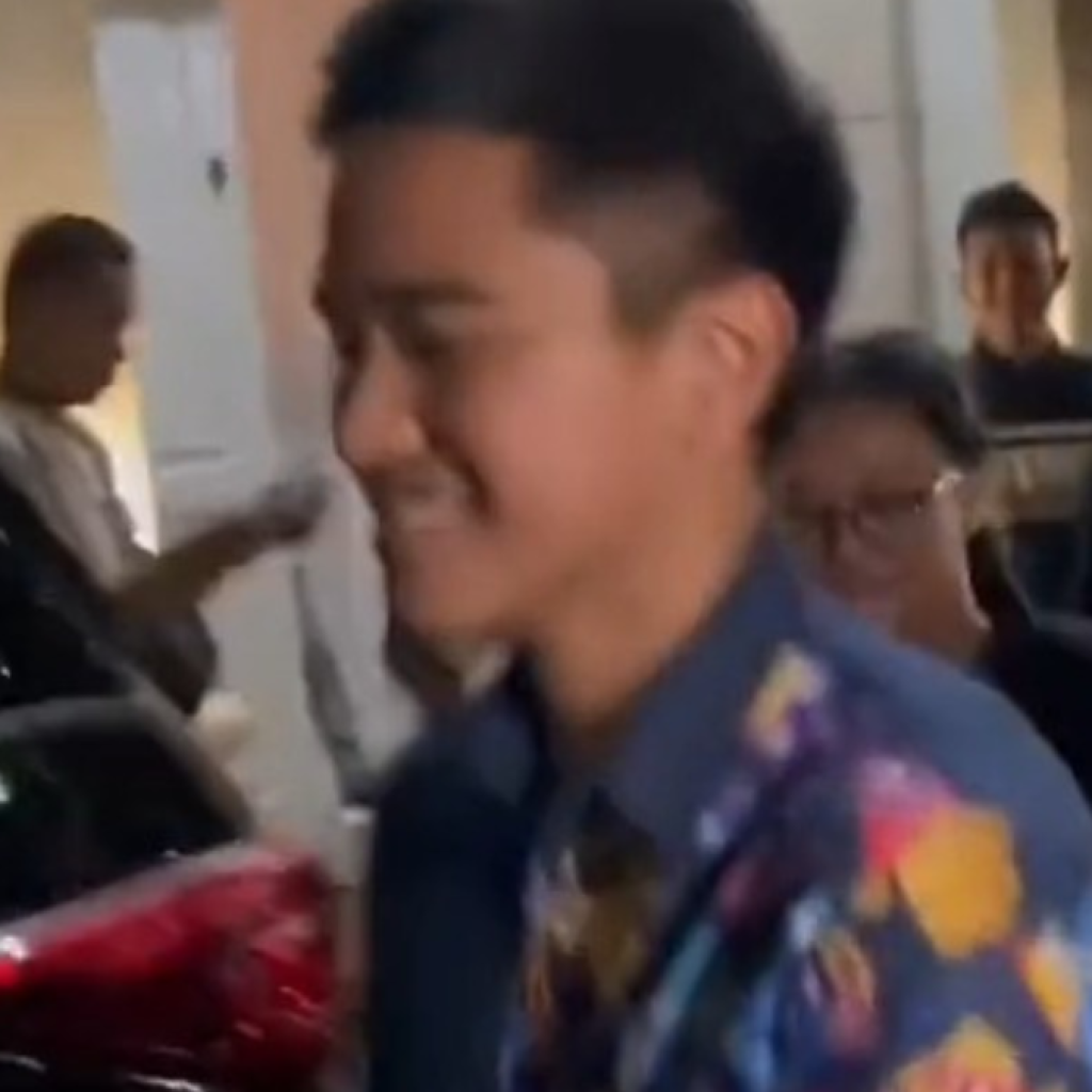 Momen Kaesang saat ditanya soal penggunaan jet pribadi. Foto: tiktok.com/@not_meee35